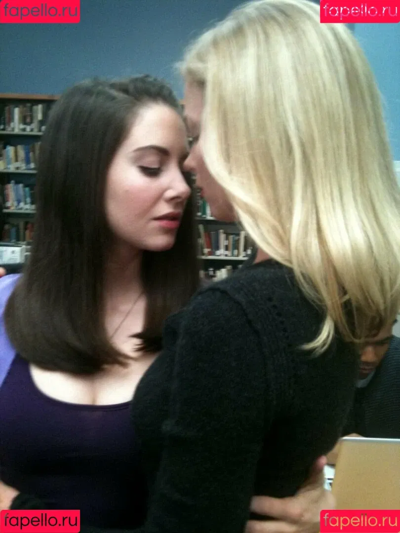 Gillian Jacobs / gillianjacobsofficial Onlyfans Photo Gallery 