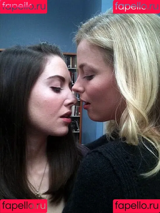 Gillian Jacobs / gillianjacobsofficial Onlyfans Photo Gallery 