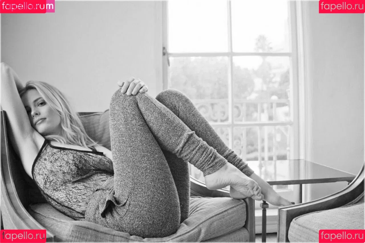 Gillian Jacobs / gillianjacobsofficial Onlyfans Photo Gallery 