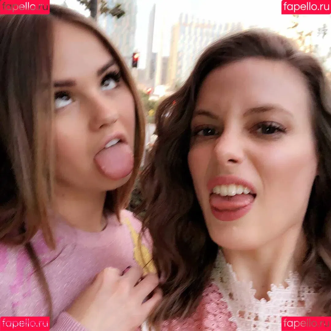 Gillian Jacobs / gillianjacobsofficial Onlyfans Photo Gallery 