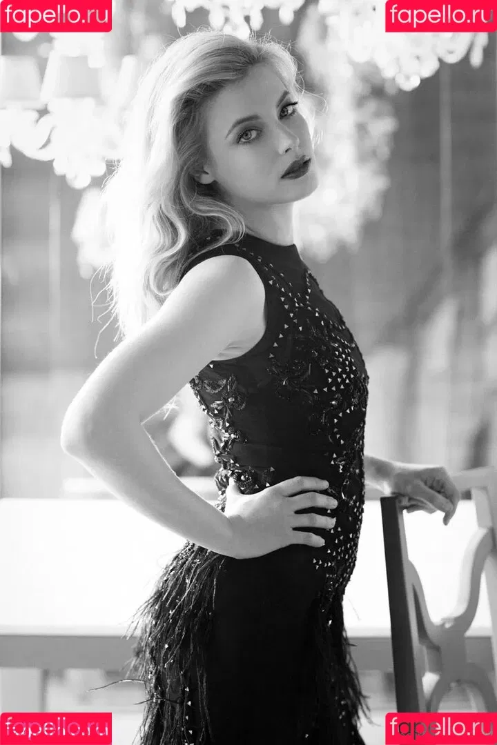 Gillian Jacobs / gillianjacobsofficial Onlyfans Photo Gallery 