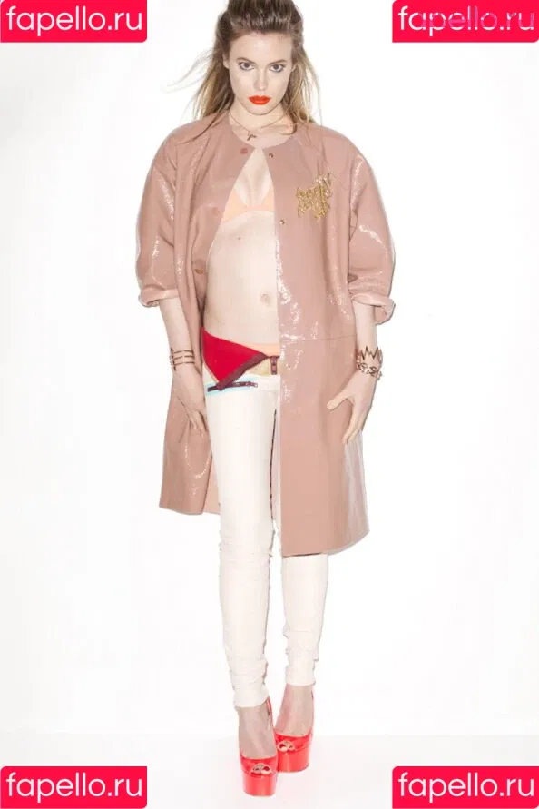 Gillian Jacobs / gillianjacobsofficial Onlyfans Photo Gallery 