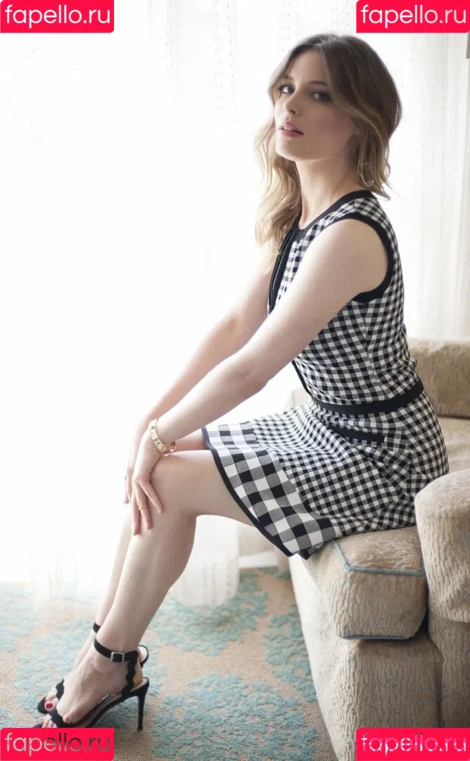 Gillian Jacobs / gillianjacobsofficial Onlyfans Photo Gallery 