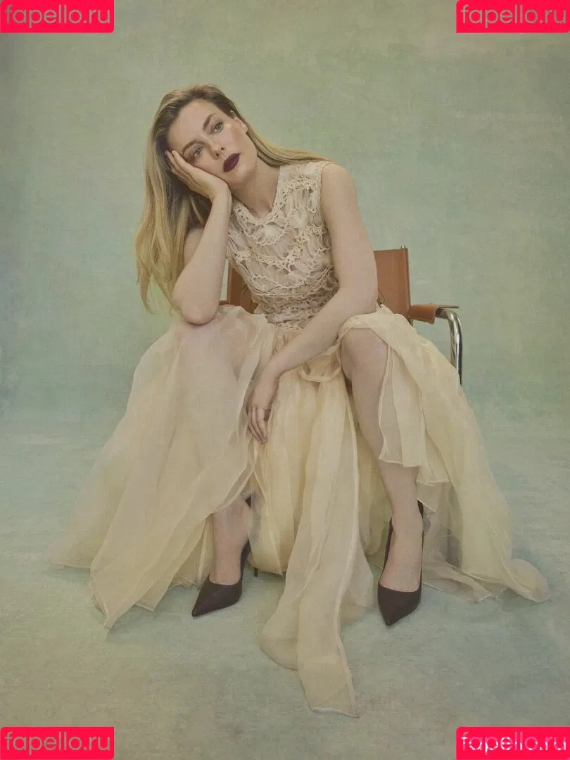 Gillian Jacobs / gillianjacobsofficial Onlyfans Photo Gallery 