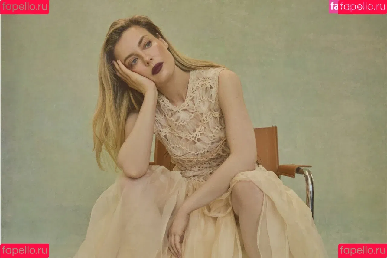 Gillian Jacobs / gillianjacobsofficial Onlyfans Photo Gallery 