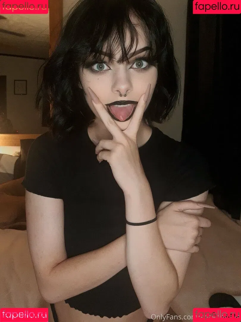 opheliaknowsbest / shayophelia Onlyfans Photo Gallery 