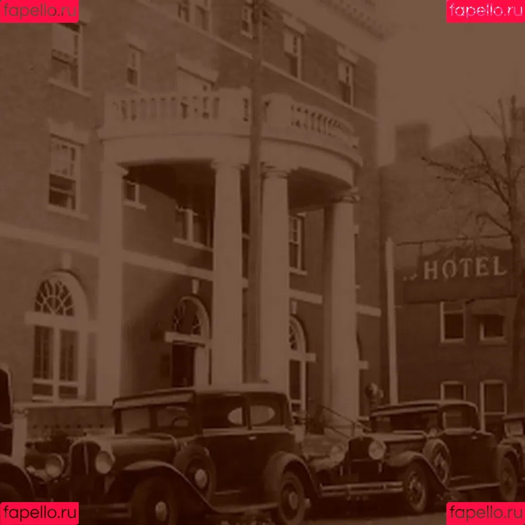 Brett Rossi / brettrossi / imbrettrossi Onlyfans Photo Gallery 