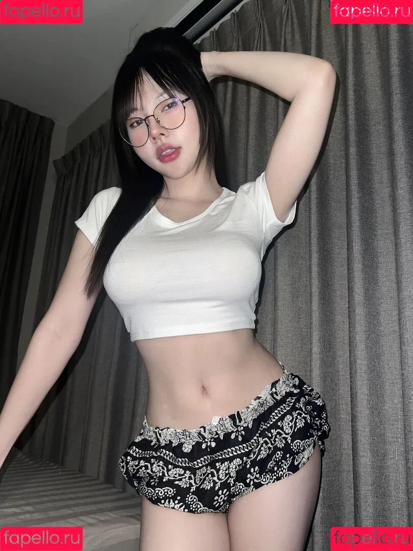 2001_monthita / Monthita Baosali / lemonick Onlyfans Photo Gallery 