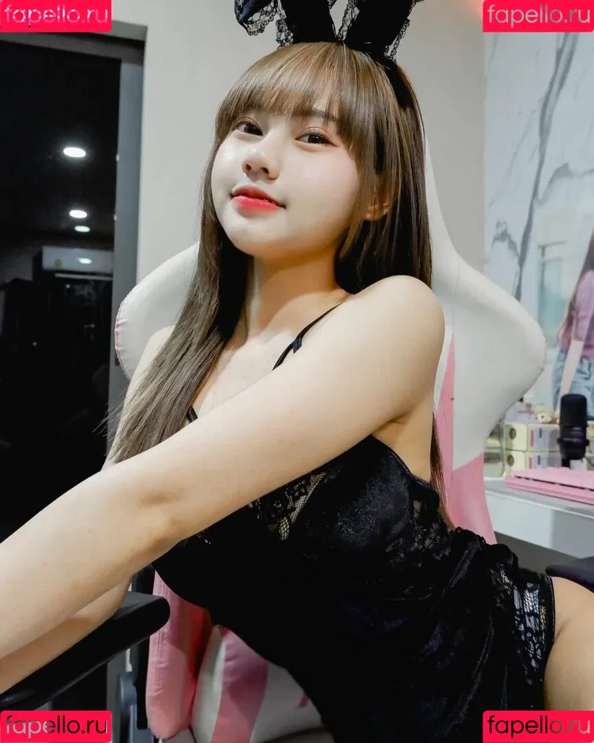 2001_monthita / Monthita Baosali / lemonick Onlyfans Photo Gallery 