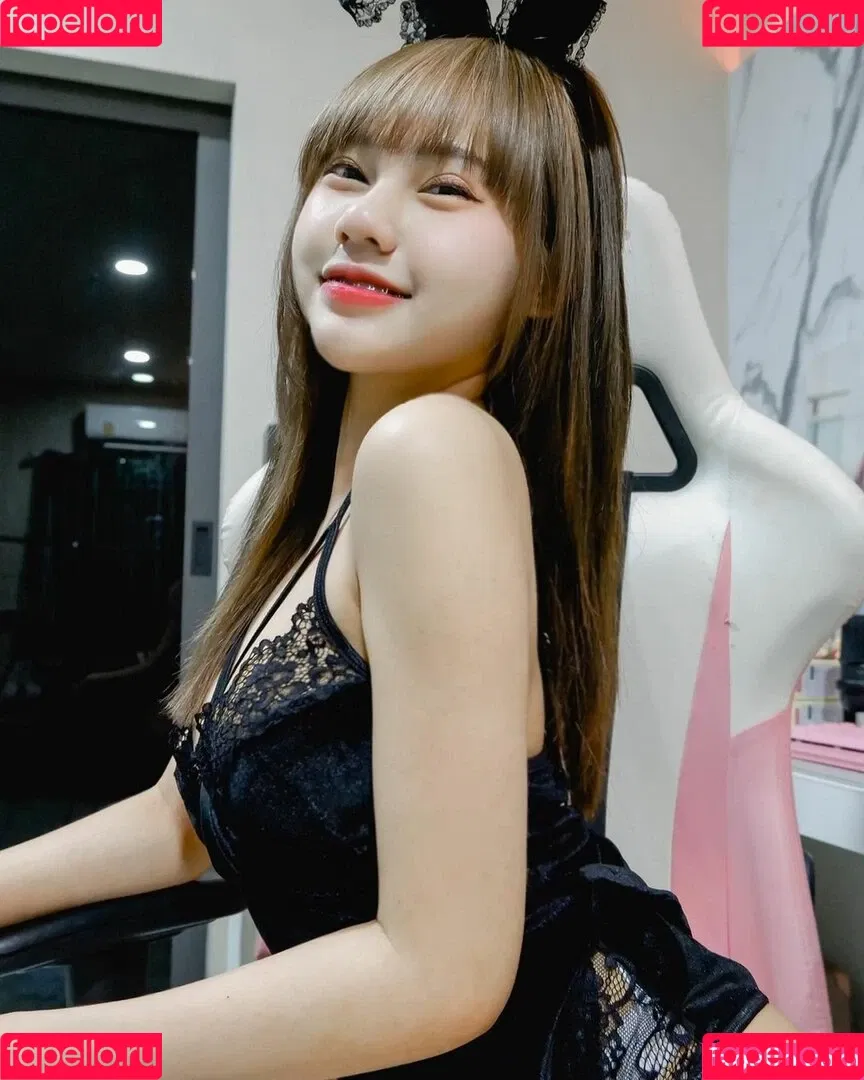 2001_monthita / Monthita Baosali / lemonick Onlyfans Photo Gallery 