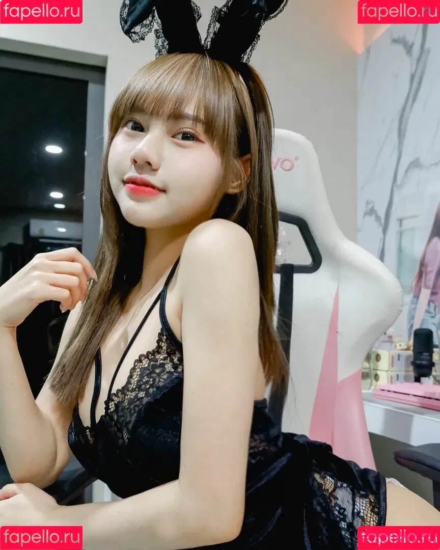 2001_monthita / Monthita Baosali / lemonick Onlyfans Photo Gallery 