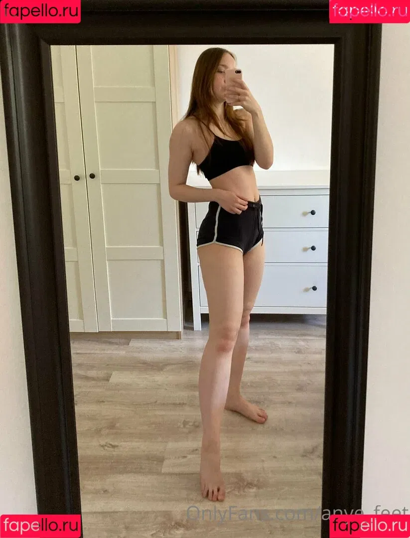 anye_feet / anyefeet Onlyfans Photo Gallery 