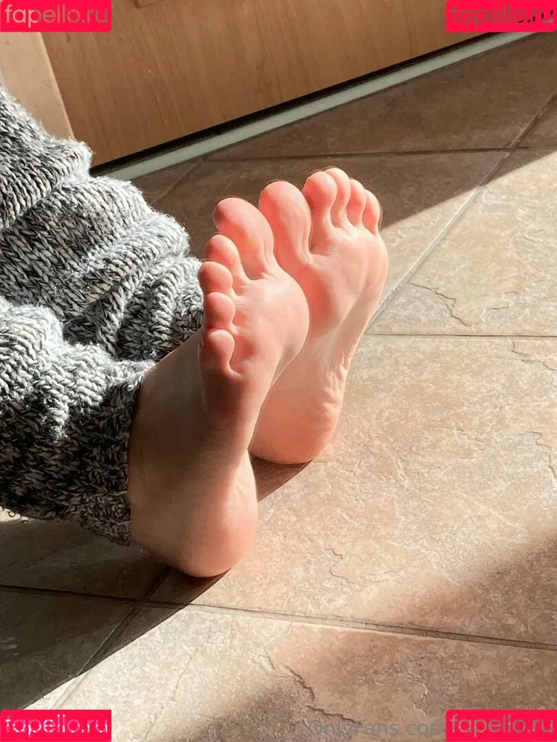 anye_feet / anyefeet Onlyfans Photo Gallery 