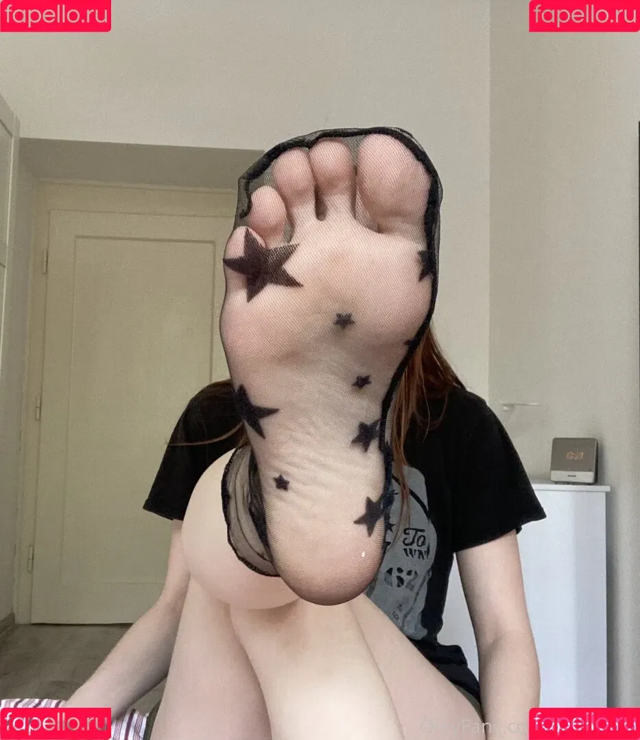 anye_feet / anyefeet Onlyfans Photo Gallery 