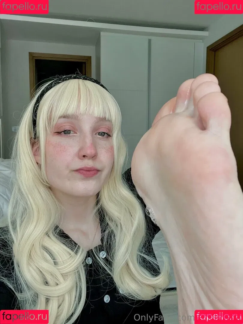 anye_feet / anyefeet Onlyfans Photo Gallery 