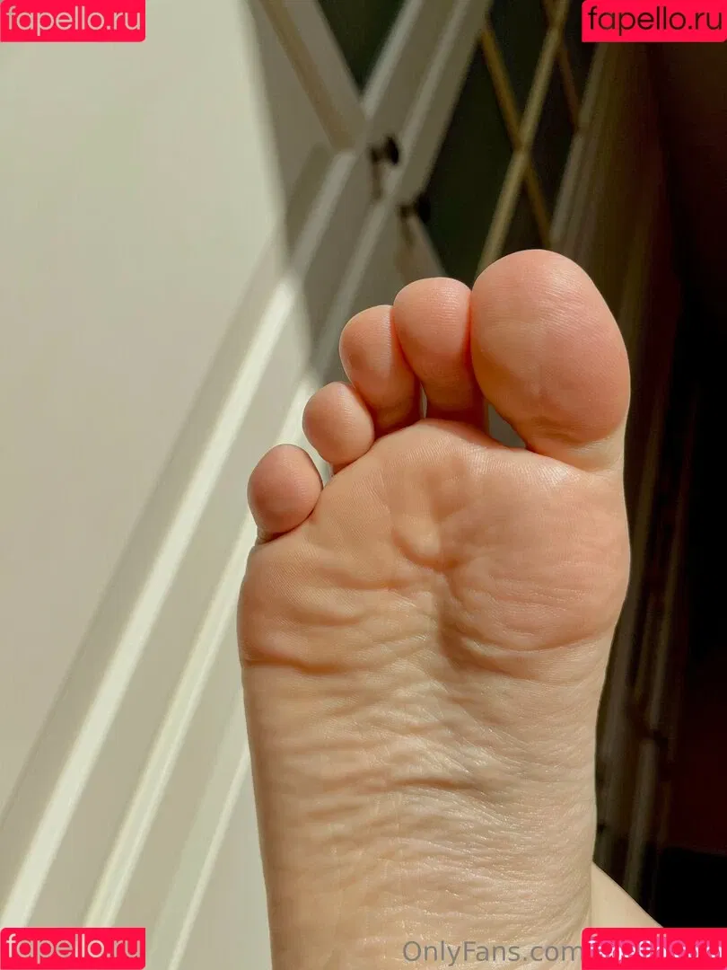 anye_feet / anyefeet Onlyfans Photo Gallery 