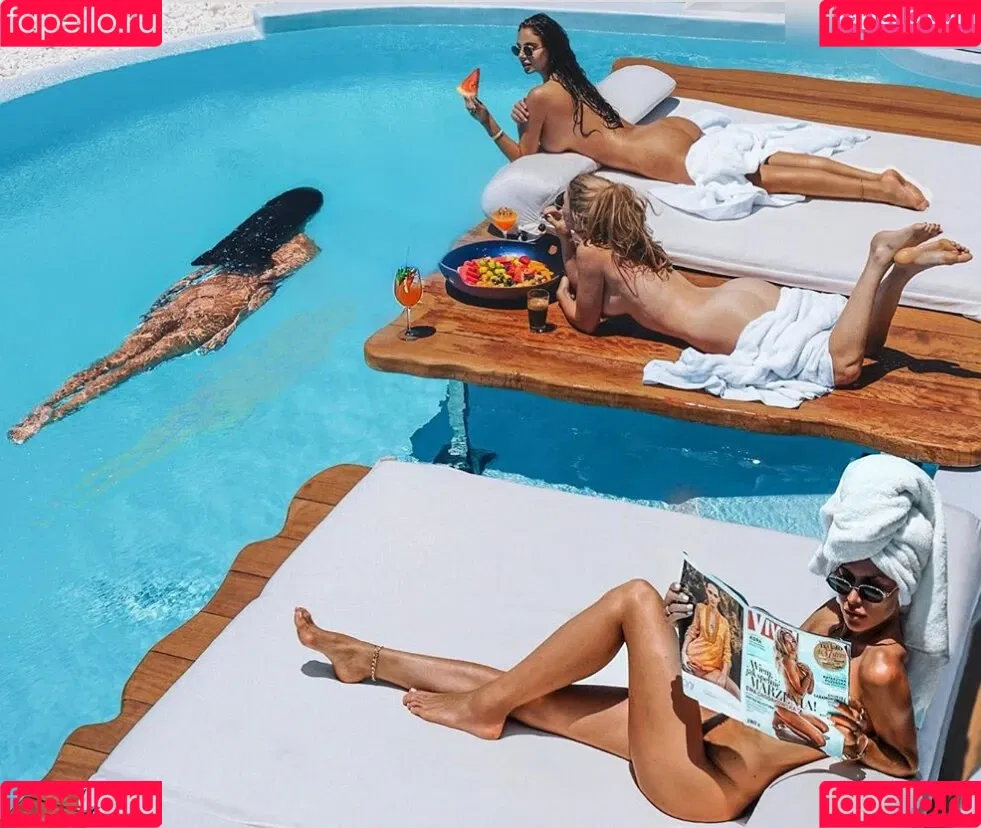 Carina Zavline / carina Onlyfans Photo Gallery 