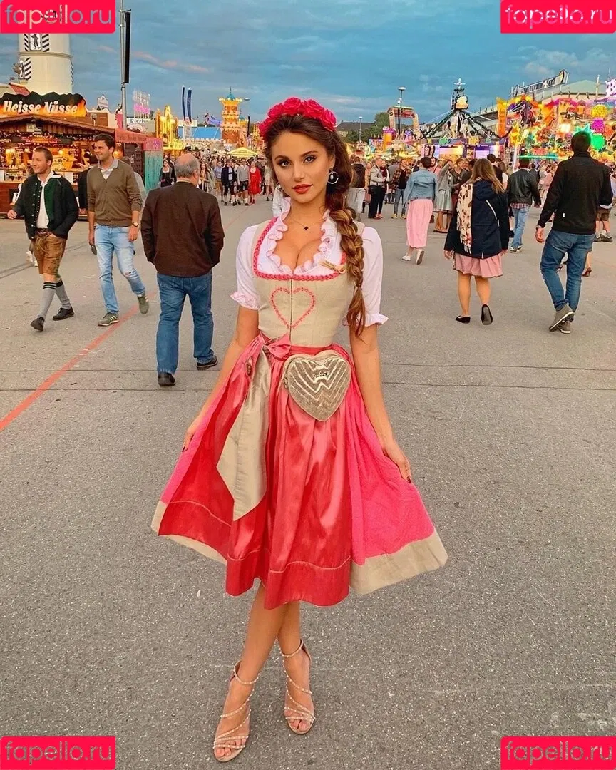 Carina Zavline / carina Onlyfans Photo Gallery 