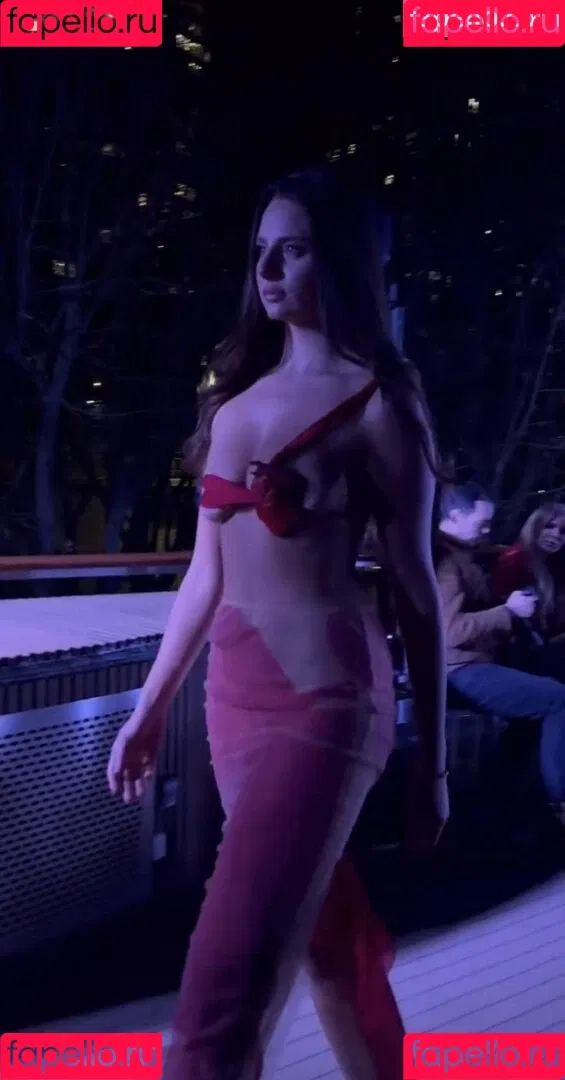 Carina Zavline / carina Onlyfans Photo Gallery 