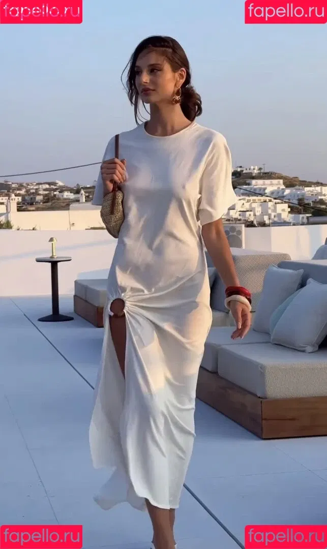 Carina Zavline / carina Onlyfans Photo Gallery 