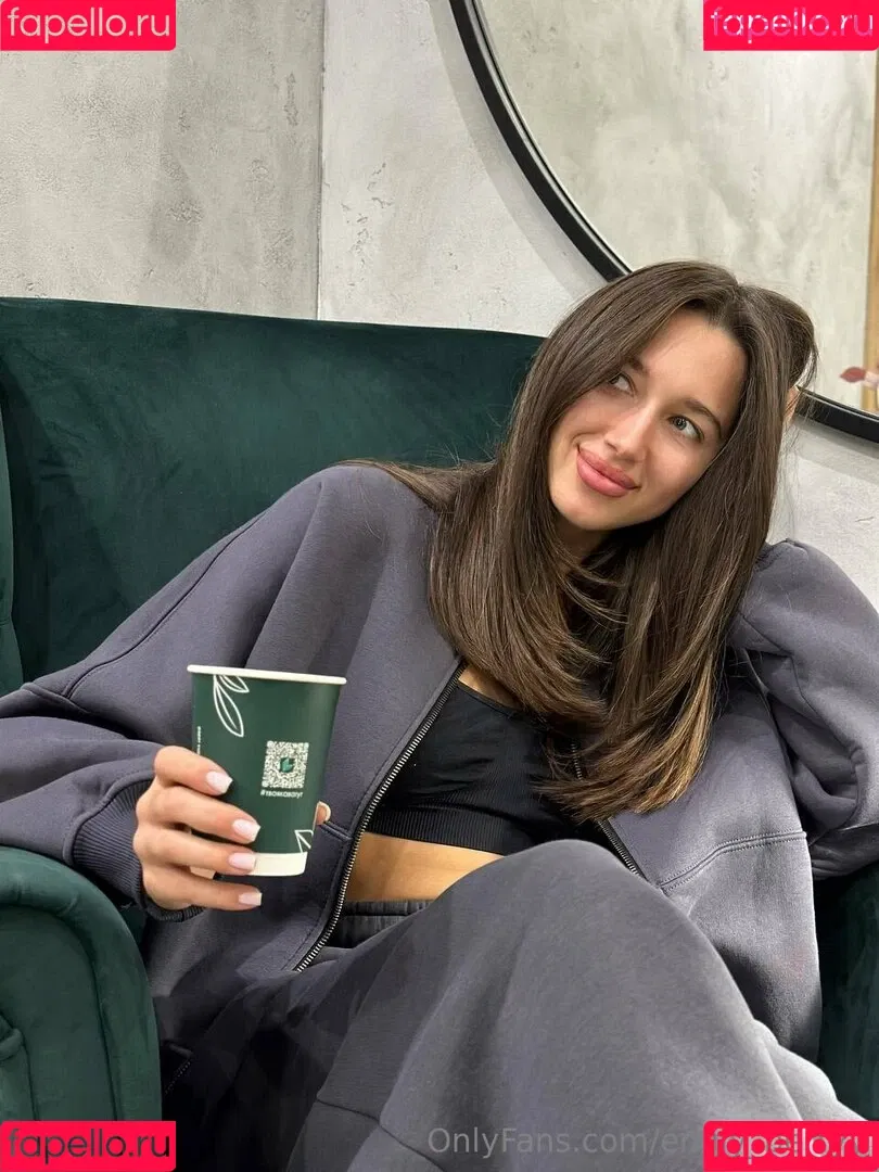 Emily Berryy / EmilyyInfinity / emily_berryy Onlyfans Photo Gallery 