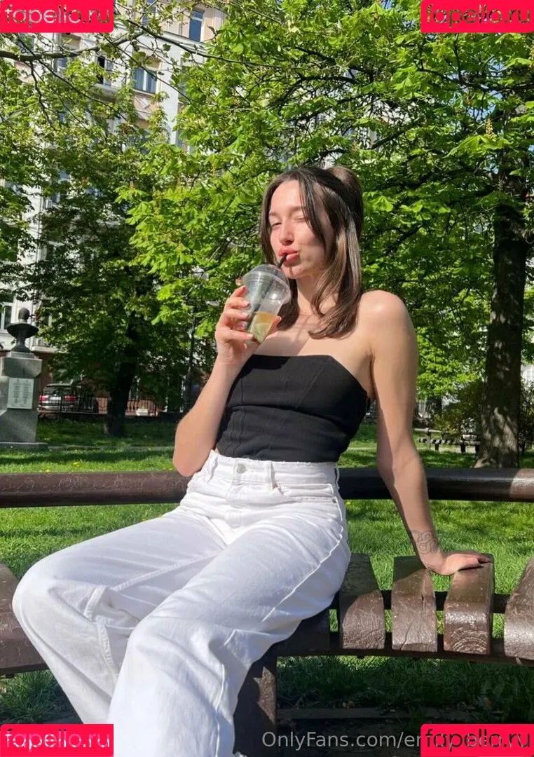 Emily Berryy / EmilyyInfinity / emily_berryy Onlyfans Photo Gallery 