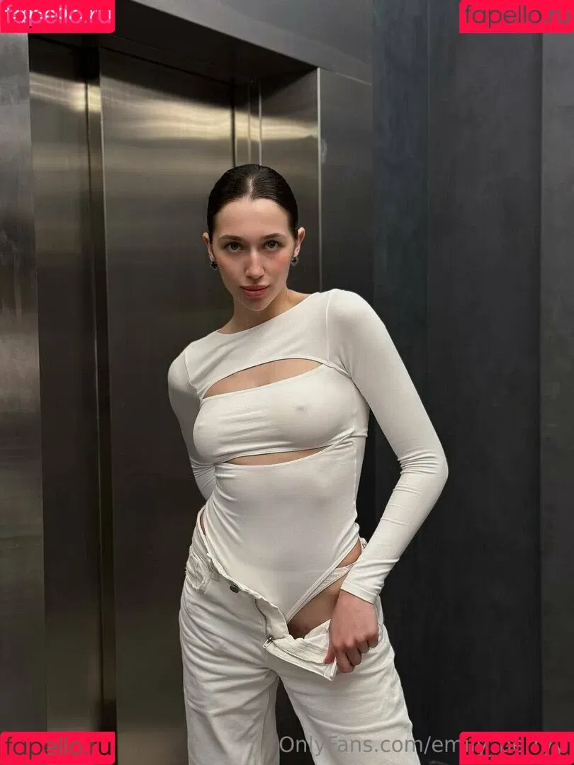 Emily Berryy / EmilyyInfinity / emily_berryy Onlyfans Photo Gallery 