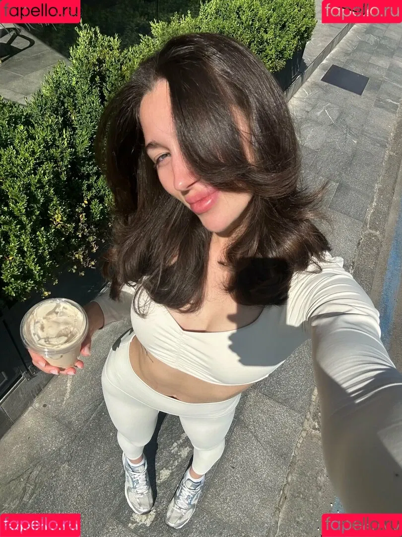 Emily Berryy / EmilyyInfinity / emily_berryy Onlyfans Photo Gallery 