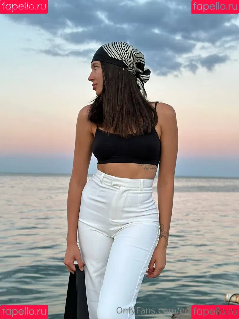 Emily Berryy / EmilyyInfinity / emily_berryy Onlyfans Photo Gallery 