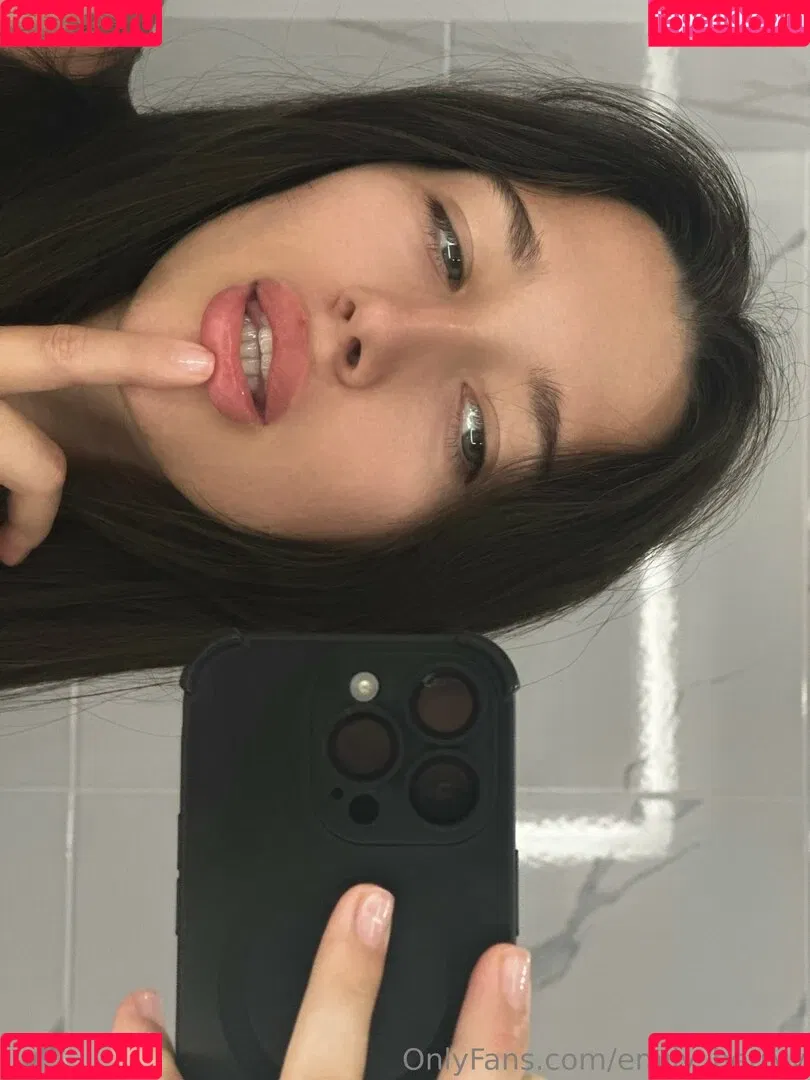 Emily Berryy / EmilyyInfinity / emily_berryy Onlyfans Photo Gallery 