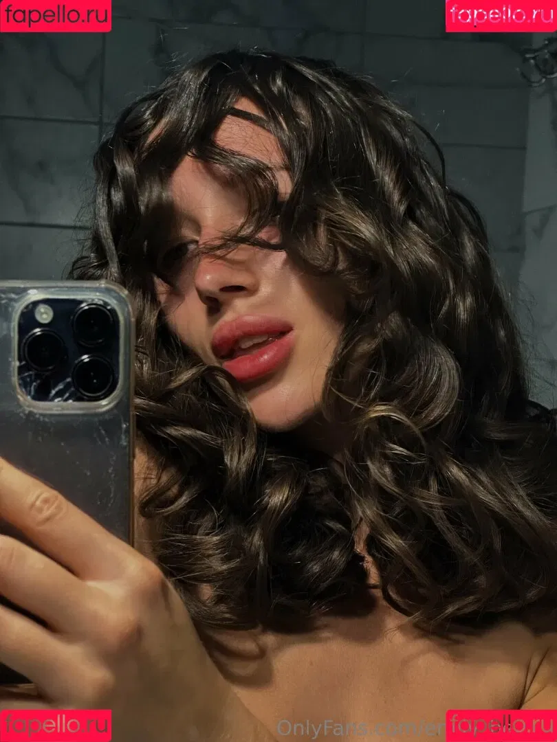 Emily Berryy / EmilyyInfinity / emily_berryy Onlyfans Photo Gallery 