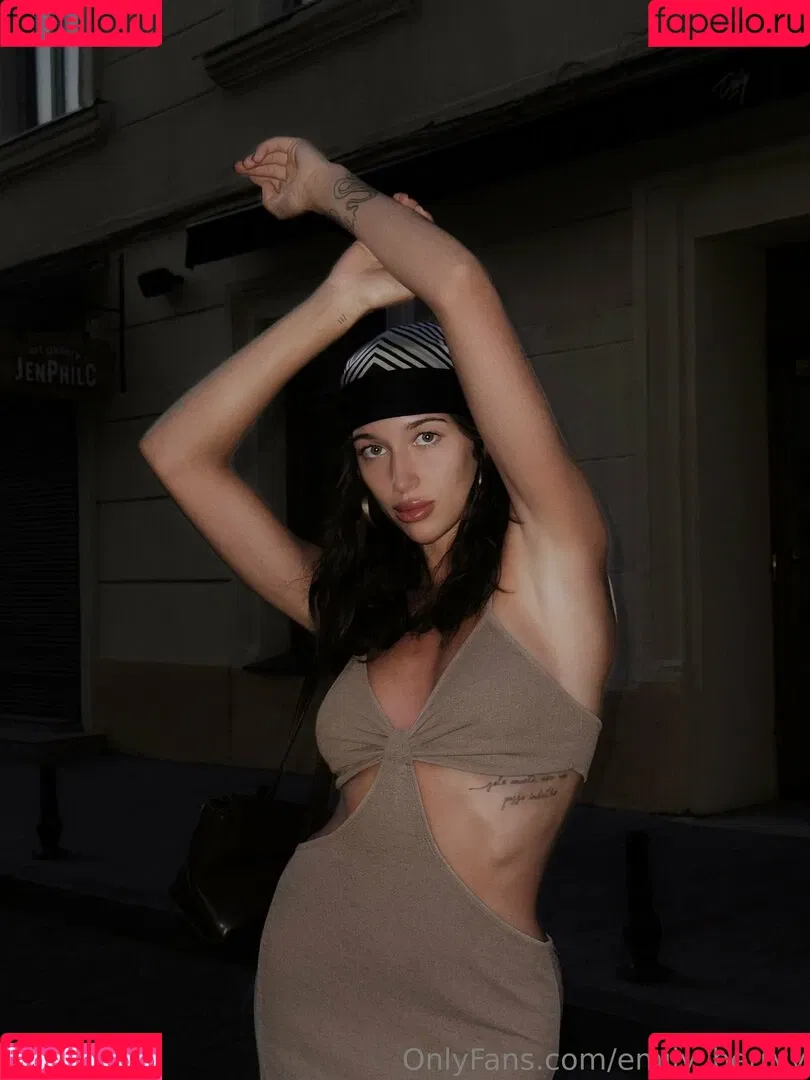 Emily Berryy / EmilyyInfinity / emily_berryy Onlyfans Photo Gallery 