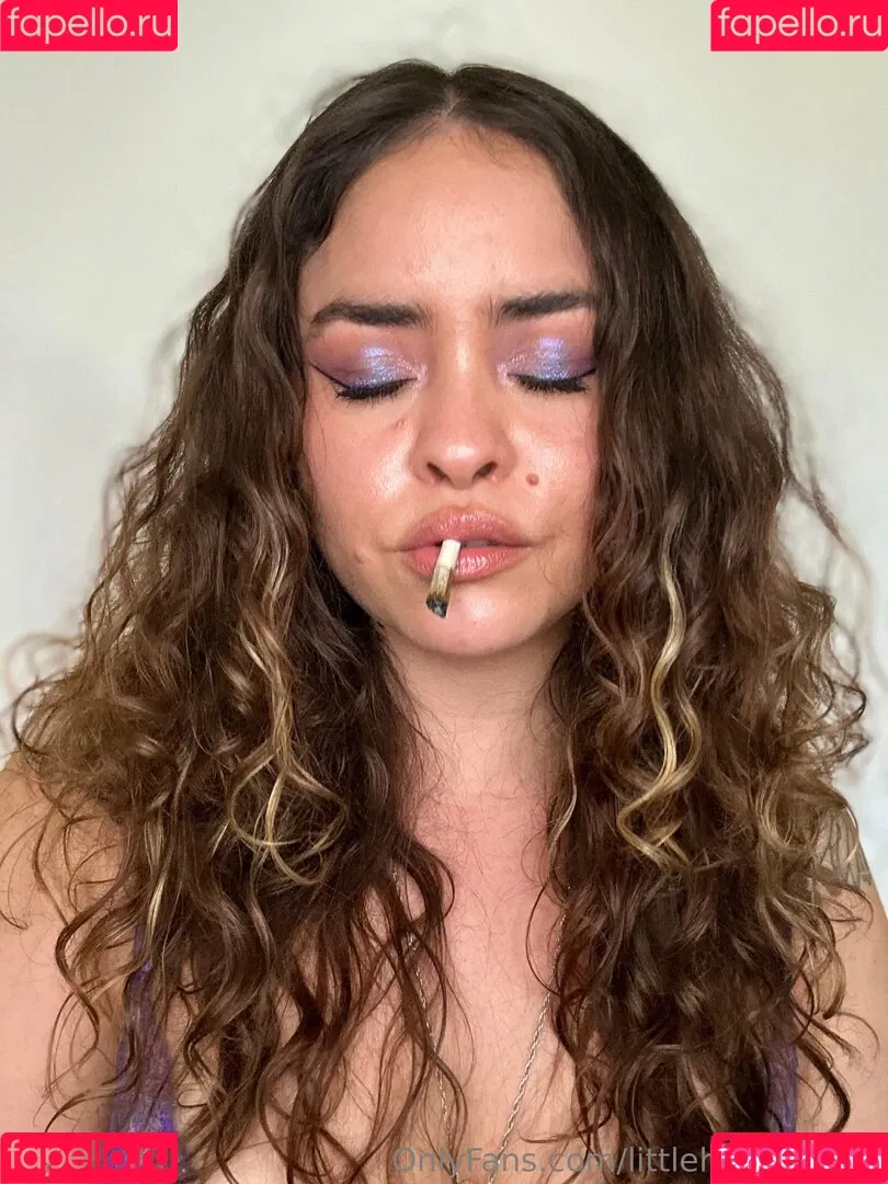 littlehairylola / littlehairystoner / littlehairystonervip Onlyfans Photo Gallery 