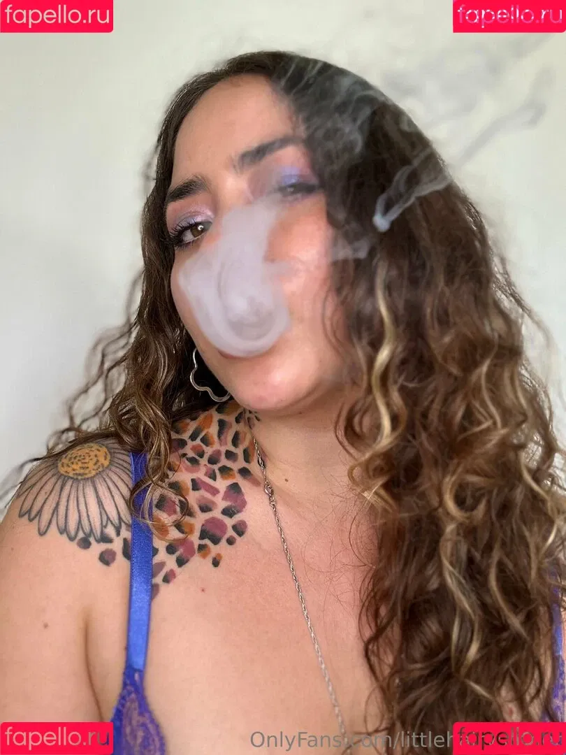 littlehairylola / littlehairystoner / littlehairystonervip Onlyfans Photo Gallery 