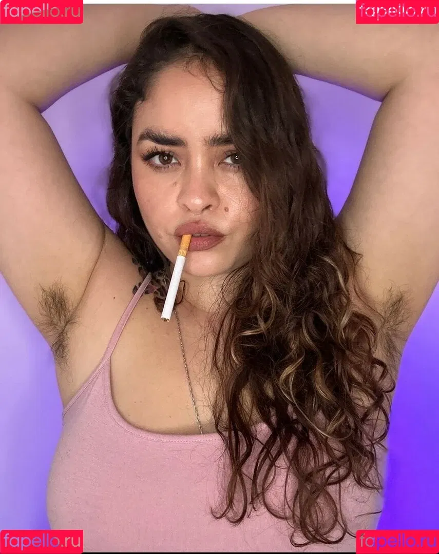 littlehairylola / littlehairystoner / littlehairystonervip Onlyfans Photo Gallery 