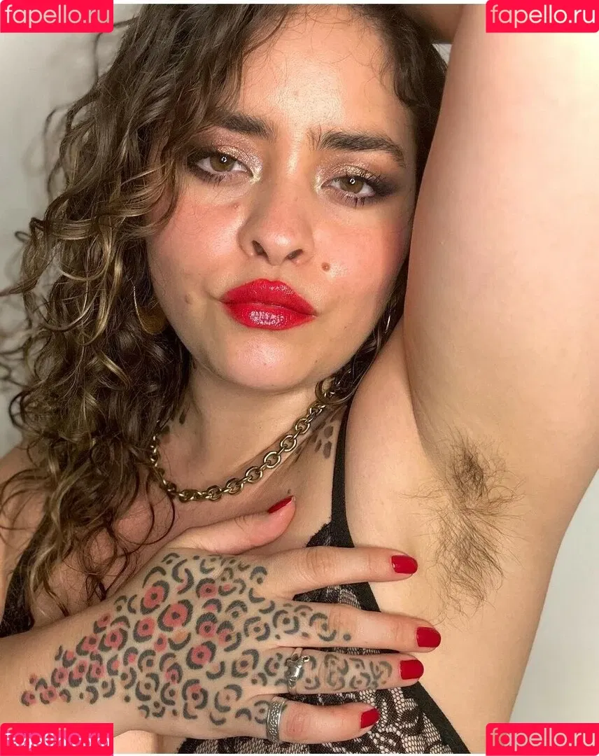 littlehairylola / littlehairystoner / littlehairystonervip Onlyfans Photo Gallery 