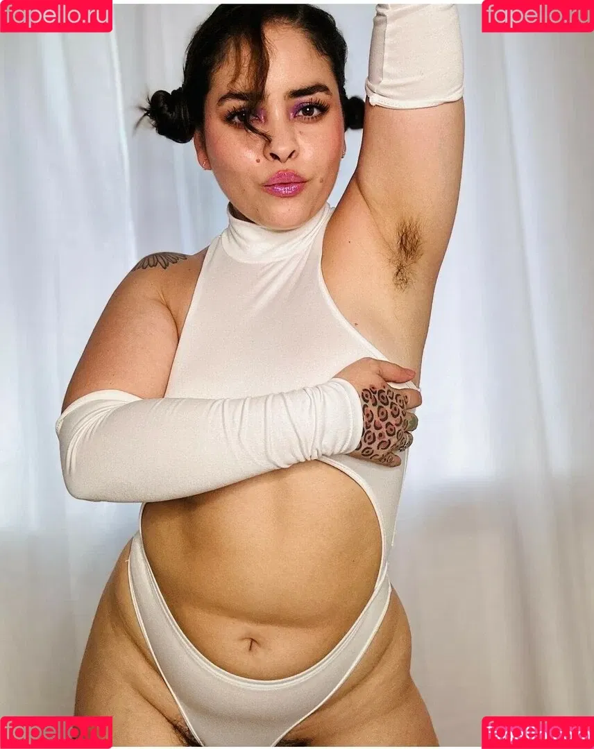 littlehairylola / littlehairystoner / littlehairystonervip Onlyfans Photo Gallery 