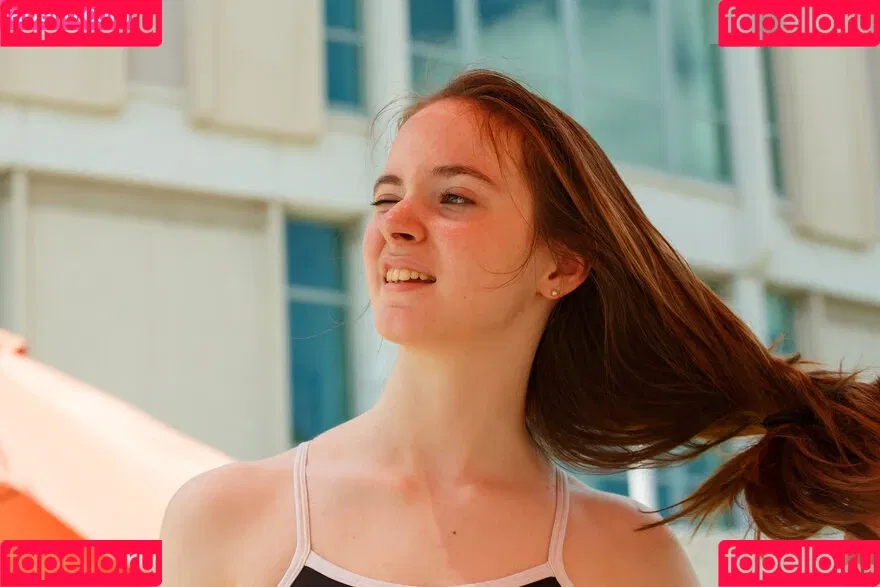 Hazel Moore / _therealhazelmoore_ / hazelmoore3x / hazelmoorexxx Onlyfans Photo Gallery 