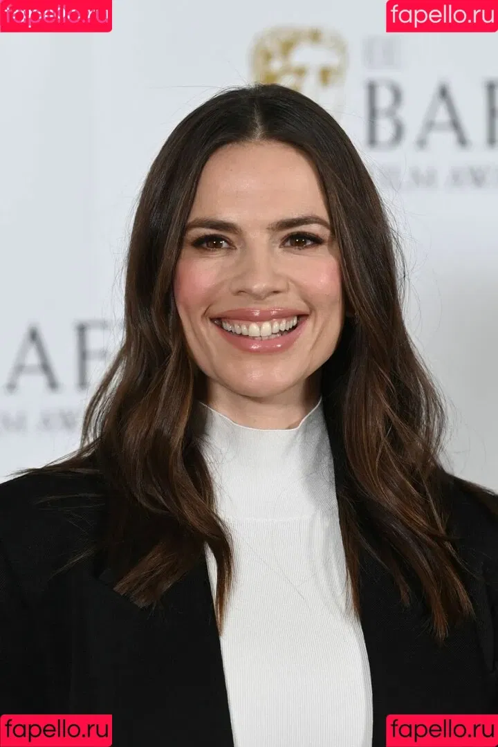 Hayley Atwell / hayley_atwell / wellhayley Onlyfans Photo Gallery 