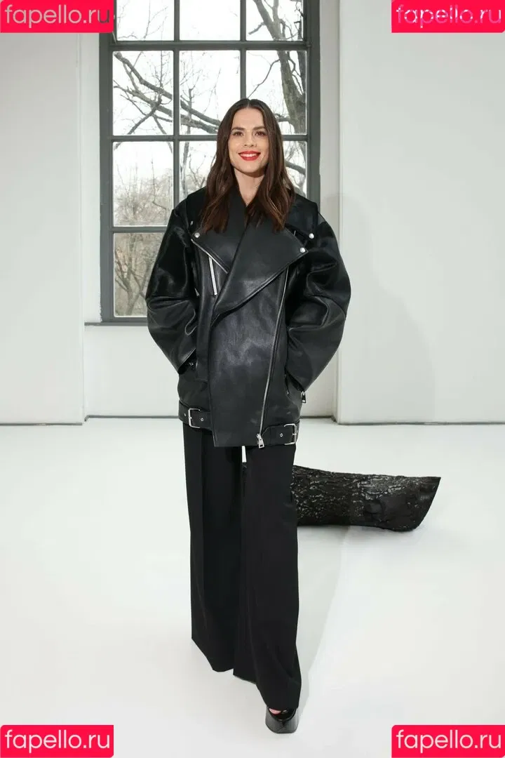 Hayley Atwell / hayley_atwell / wellhayley Onlyfans Photo Gallery 