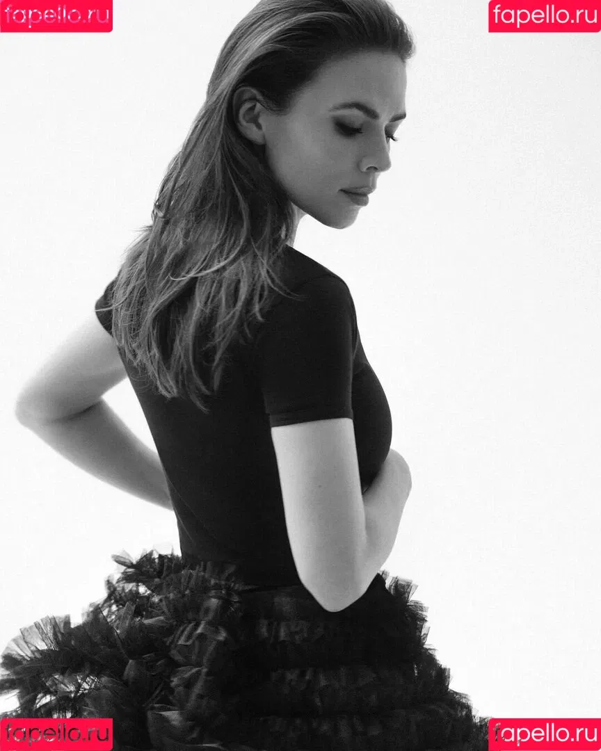 Hayley Atwell / hayley_atwell / wellhayley Onlyfans Photo Gallery 