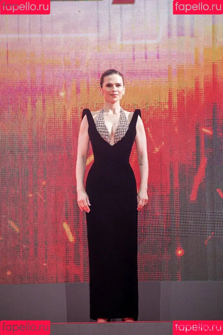 Hayley Atwell / hayley_atwell / wellhayley Onlyfans Photo Gallery 