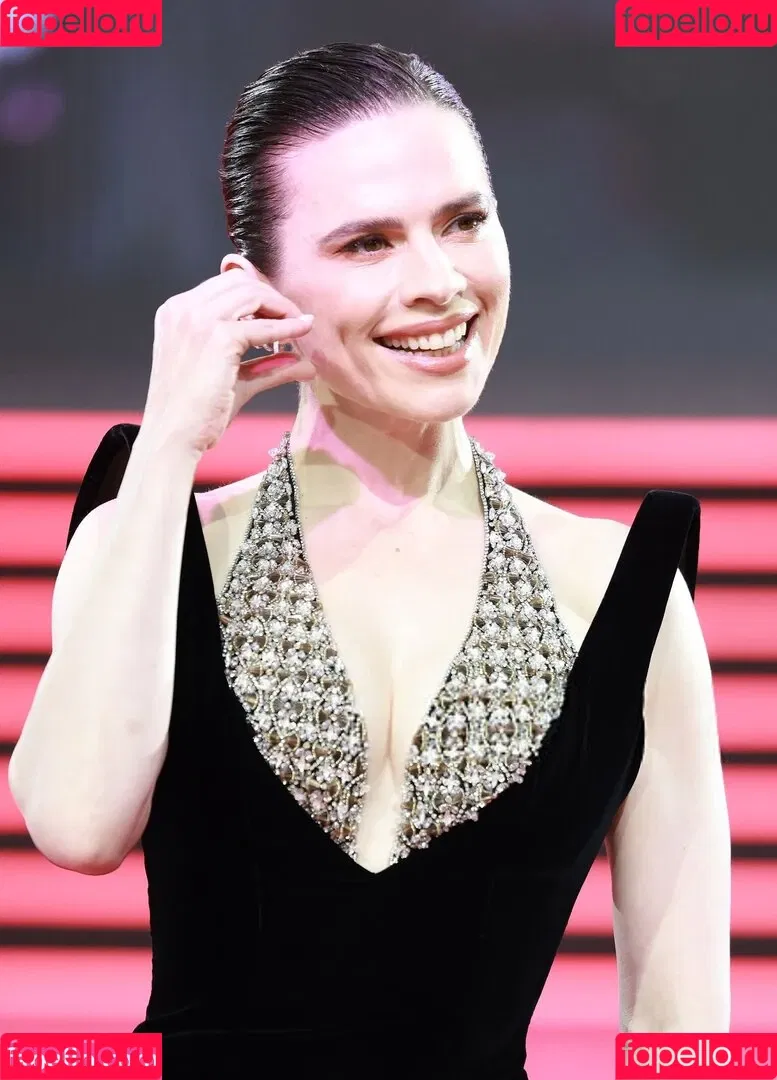 Hayley Atwell / hayley_atwell / wellhayley Onlyfans Photo Gallery 