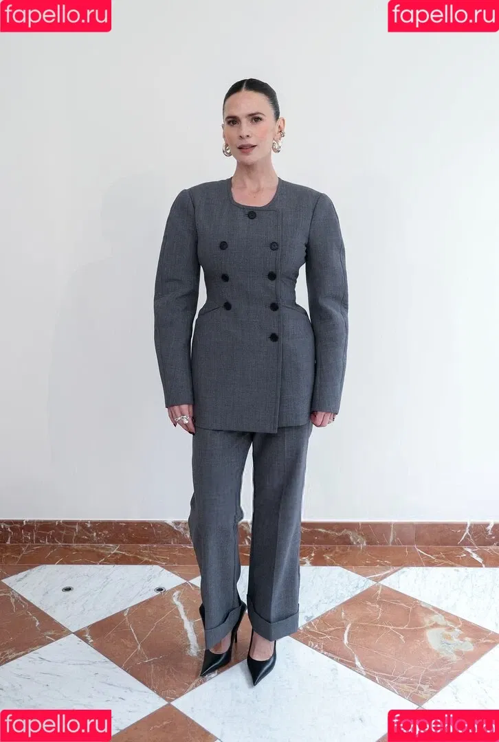 Hayley Atwell / hayley_atwell / wellhayley Onlyfans Photo Gallery 