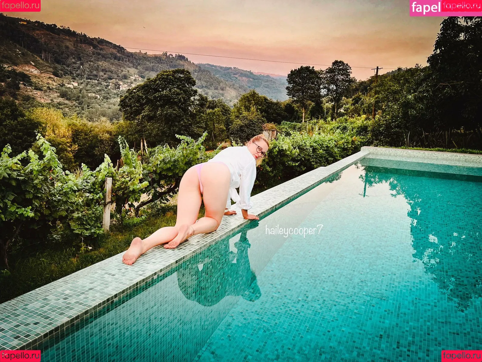 Hailey Cooper / haileycooper7 / homewithhaileyc Onlyfans Photo Gallery 