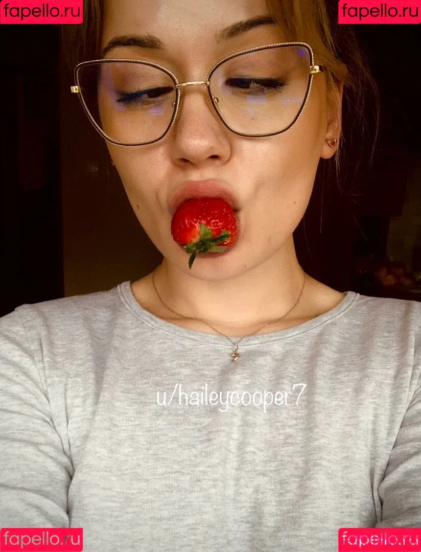 Hailey Cooper / haileycooper7 / homewithhaileyc Onlyfans Photo Gallery 