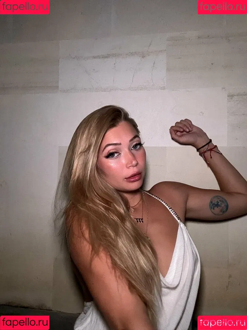 clairethomps98 / clairethompson Onlyfans Photo Gallery 