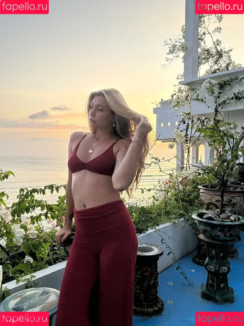 clairethomps98 / clairethompson Onlyfans Photo Gallery 