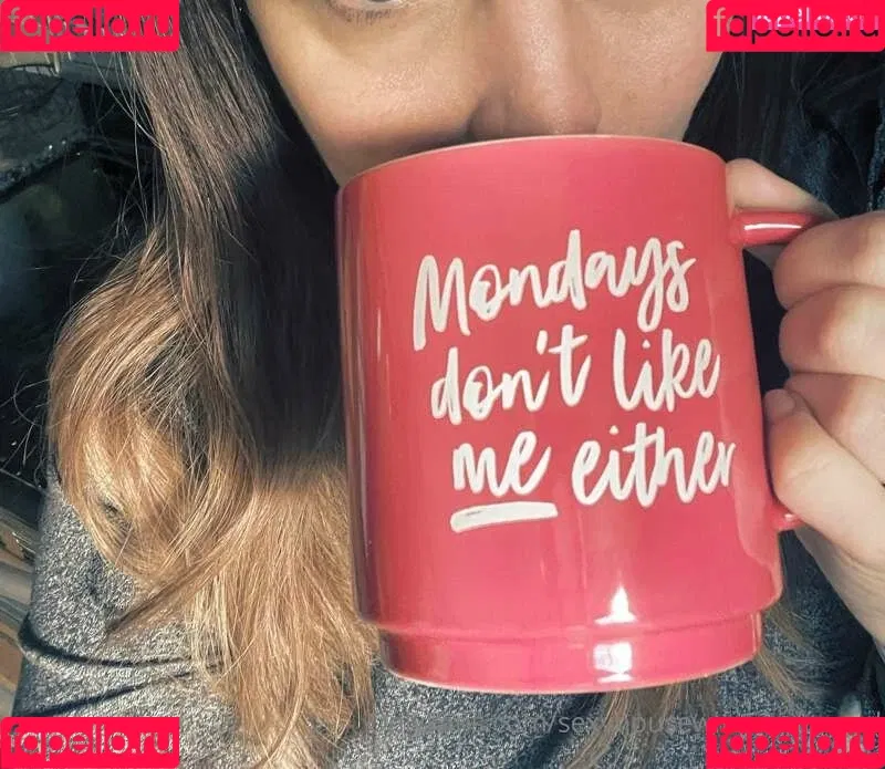 Wild Riley Rae / officiallyrileyrae / sexyhousewifeunplugged Onlyfans Photo Gallery 