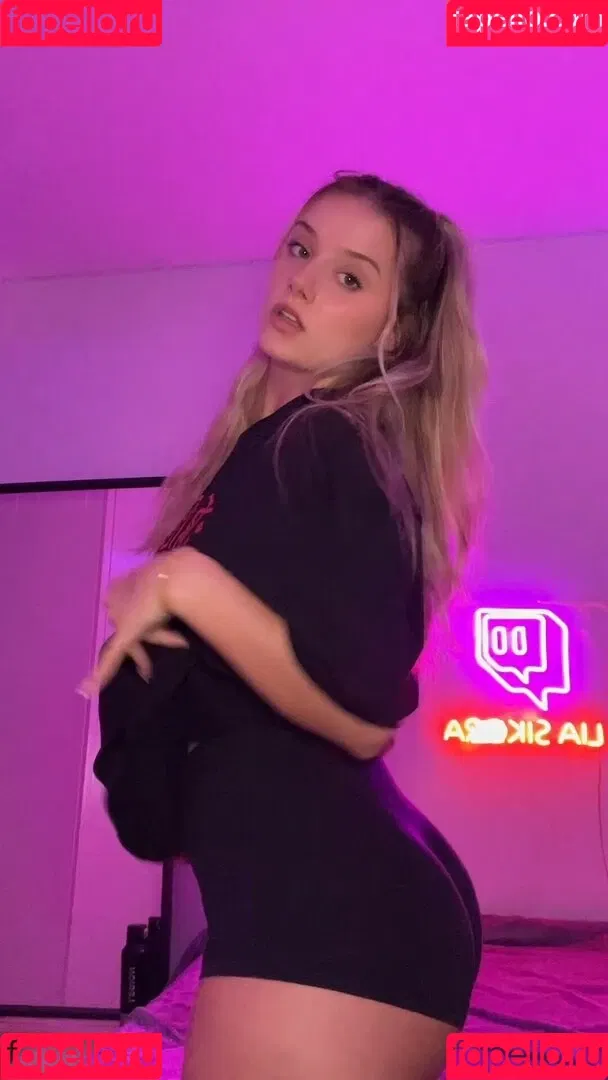 Lia Sikora / liasikora Onlyfans Photo Gallery 